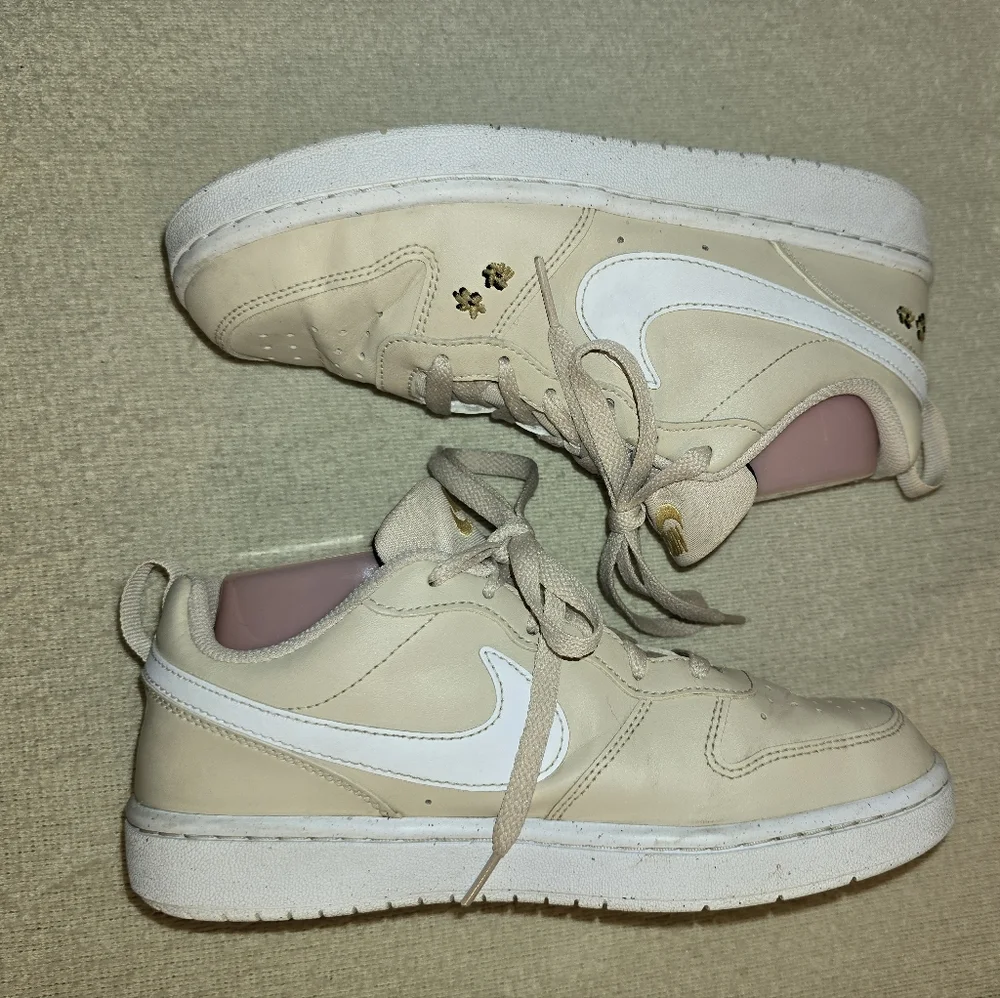 Nike Court Borough Low Recraft SE Embroidered Floral Big Girls sz 5.5Y/38